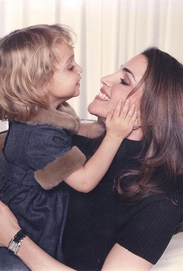 الأميرة إيمان مع الملكة رانيا