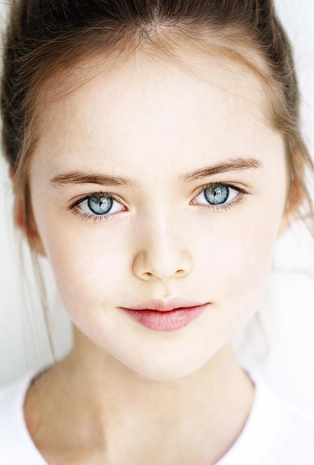 كريستينا بيمينوفا هي عارضة أزياء روسية صغيرة في العاشرة من عمرها