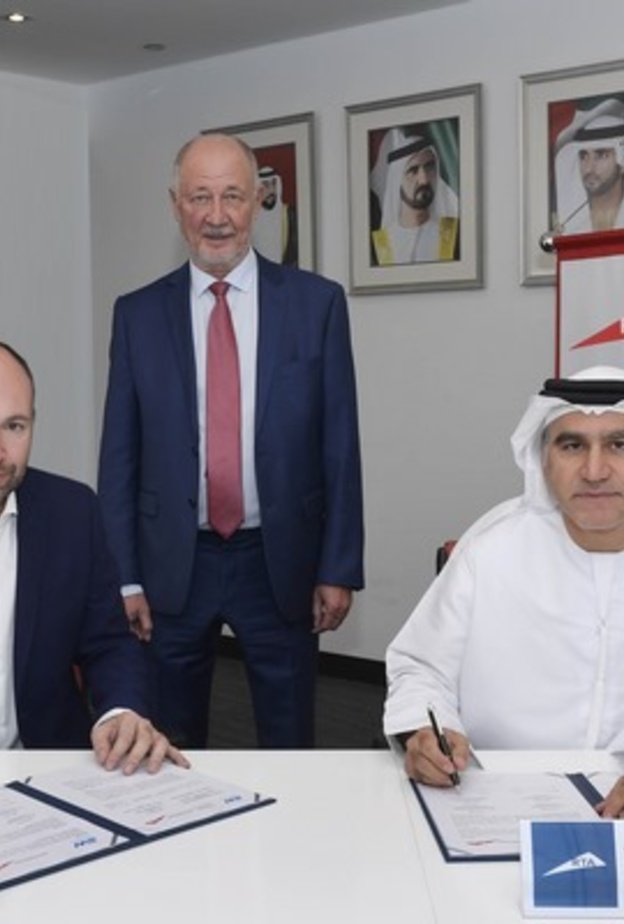 طرق دبي توقع مذكرة تفاهم لتطوير شبكة النقل المعلّق