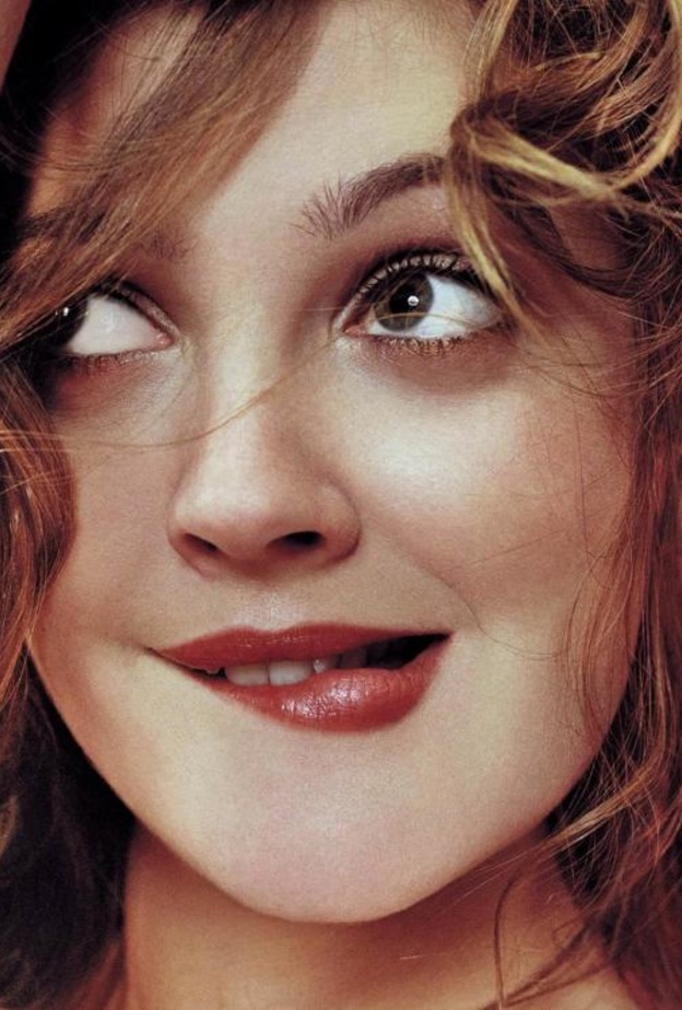 ادمان درو للمواد المخدرة بدأ منذ أن كانت فتاة مراهقة ولقد كانت من مشكلات مع الادمان لفترة لا بأس