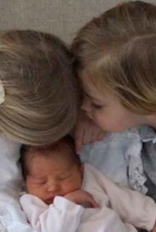 نشر أول صورة للأميرة أدريان بصحبة الأمير نيكولاس والأميرة ليونيور