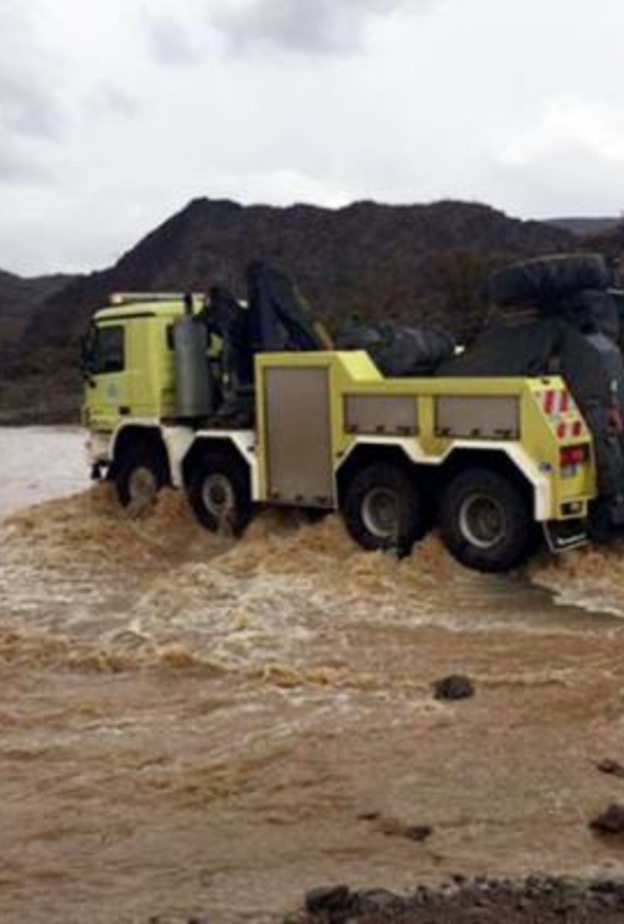 الدفاع المدني في العاصمة الرياض يباشر حوادث الامطار