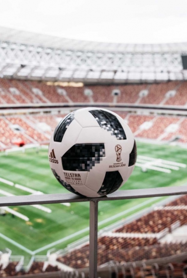 عودة لكرة القدم " Telstar 18 " في بطولة كأس العالم فيفا 2018 في روسيا