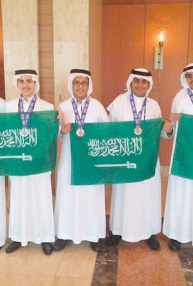 الطلاب الفائزون