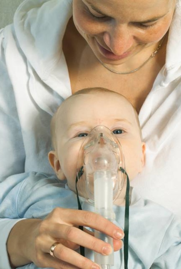 للأم .. كيف تساعدين طفلك مريض حساسية الصدر على الشفاء منها؟