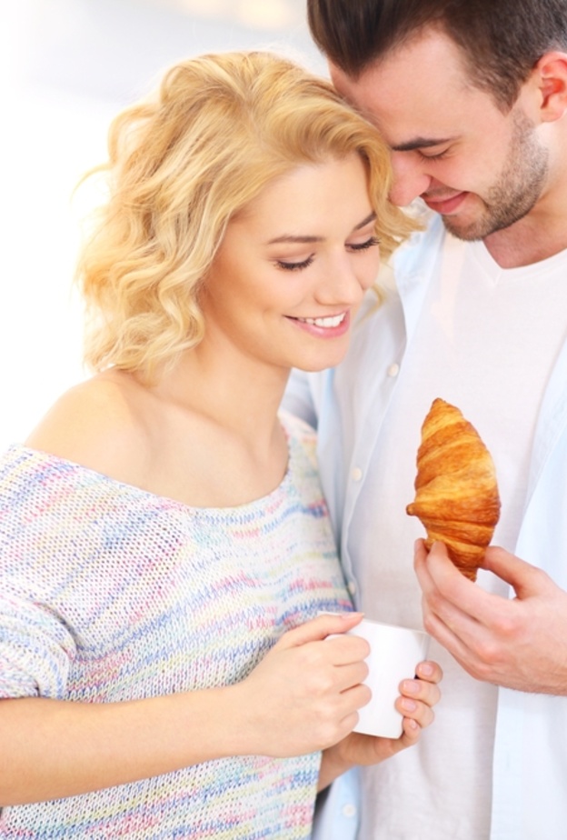 قبلة الصباح تطيل عمر الحياة الزوجية 