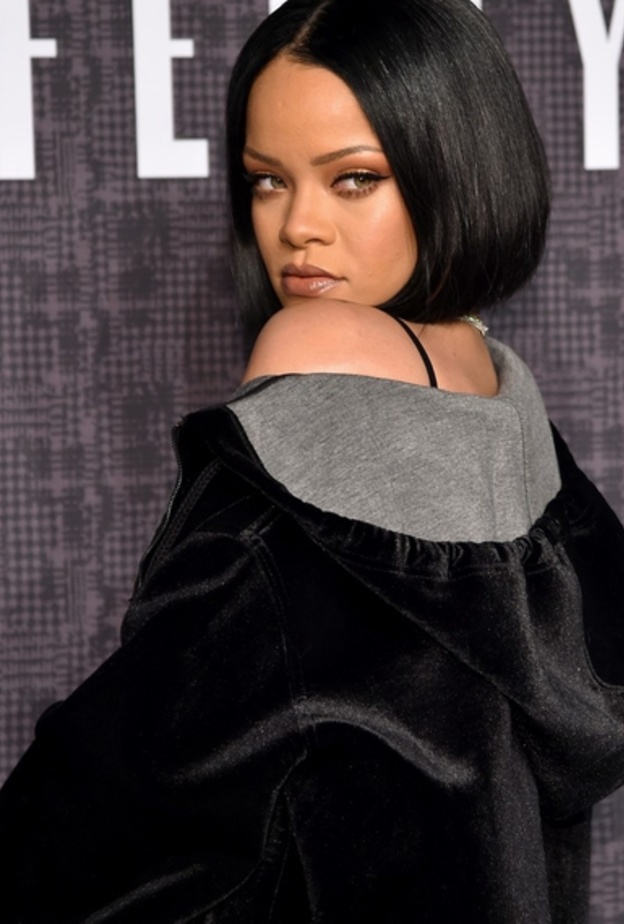 أول إطلالة لريهانا في عرض مجموعتها Fenty x Puma