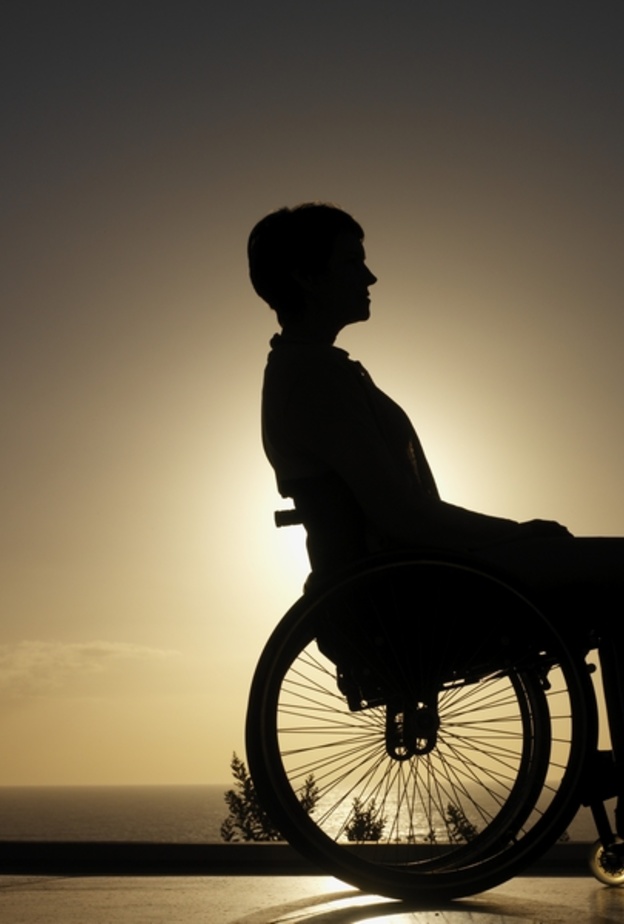 بالفيديو: ضبط متسول محتال يدعي الإعاقة