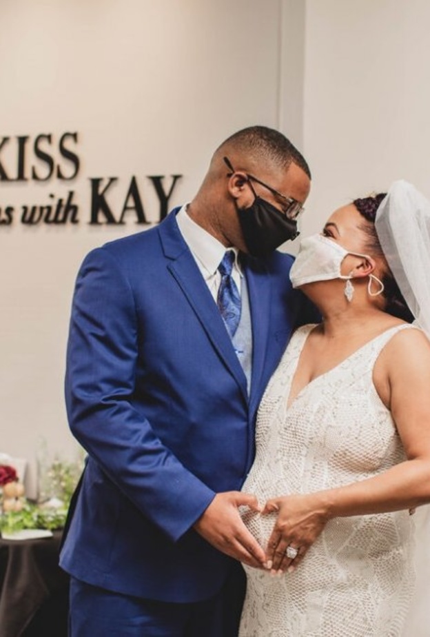 ذهبا للتسوق فتزوجا في متجر المجوهرات.... تعرفوا على القصة