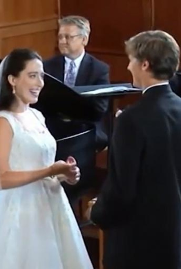 اعلان العريس عن الفاجأة