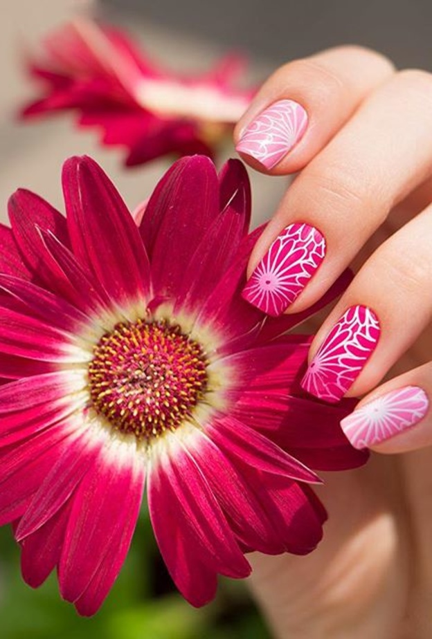 دمج الاحمر بخطوط ابيض 