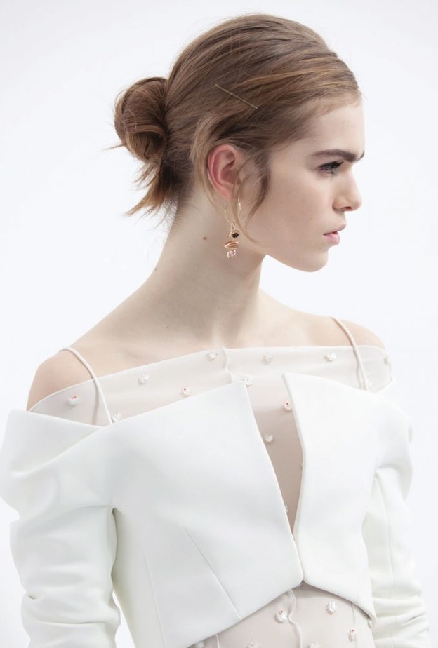 كواليس تصوير الإطلالة 11 من مجموعة Dior للأزياء الفاخرة لربيع وصيف 2016