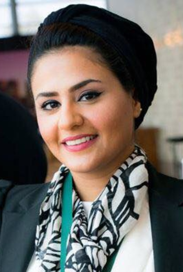 غادة الغنيم سبب شهرتها ونجاحها أنها أكثر المبتعثات تواصلا في المواقع الاجتماعية