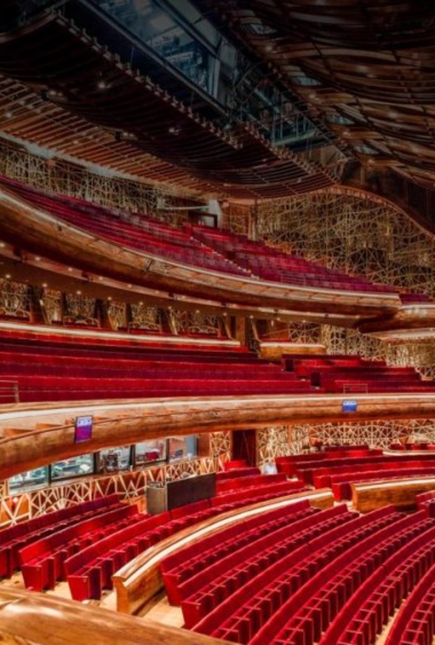 دبي أوبرا في وسط دبي