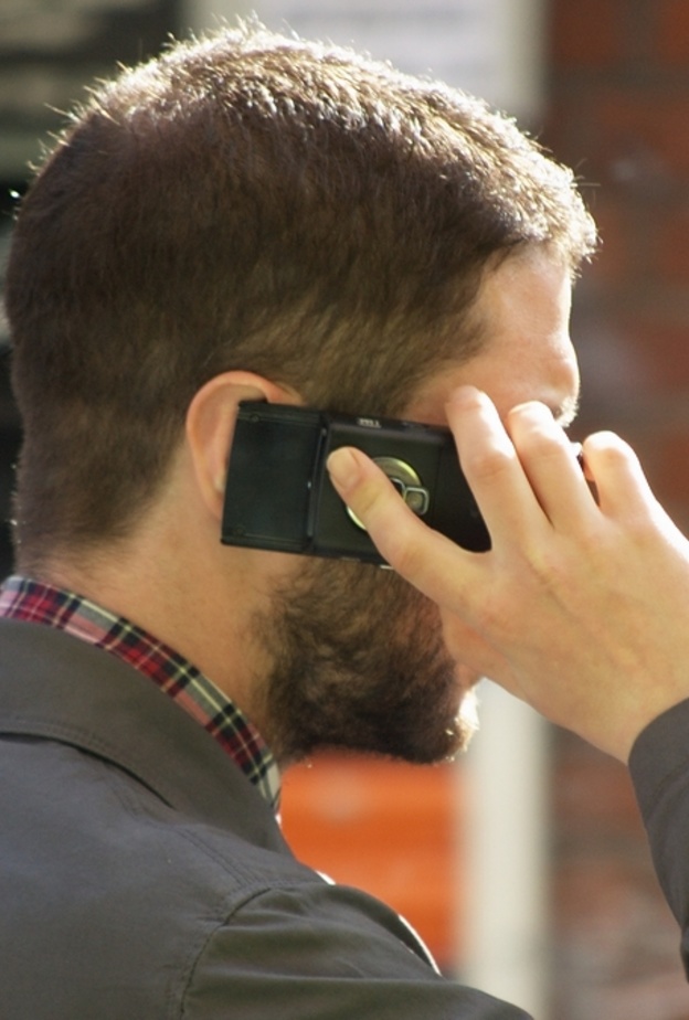 ليس هناك علاقه بين الجوال وسرطان الدماغ 