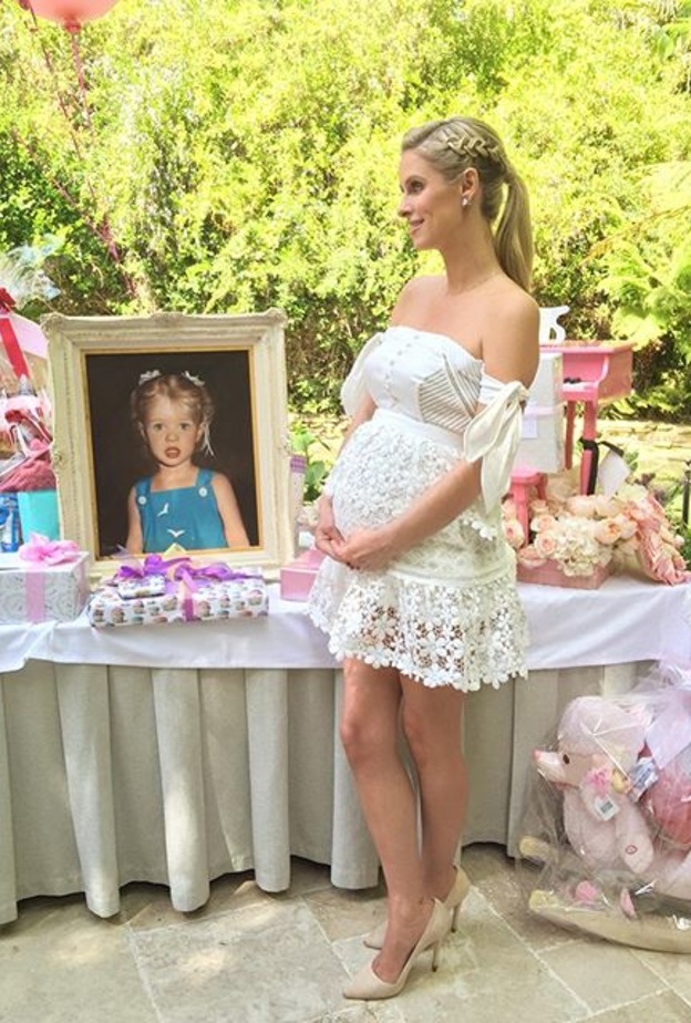 حضور عائلة نيكي هيلتون لحفل Baby Shower