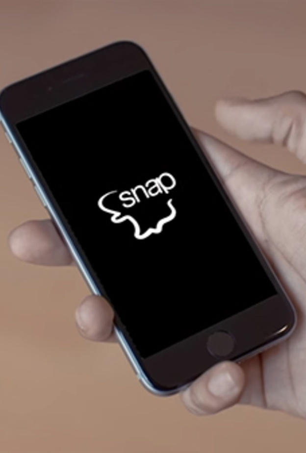 سناب شات .. توثق حسابات المشاهير