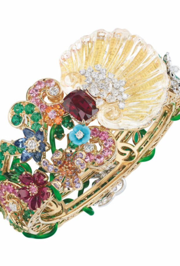 اسوارة من ديورDior