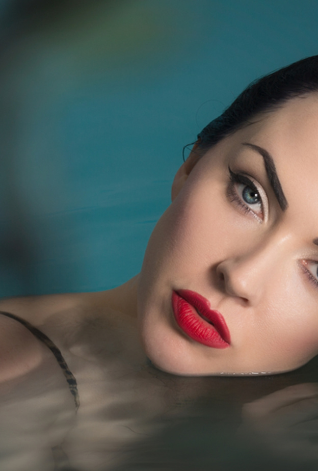 مكياج تحت الماء !