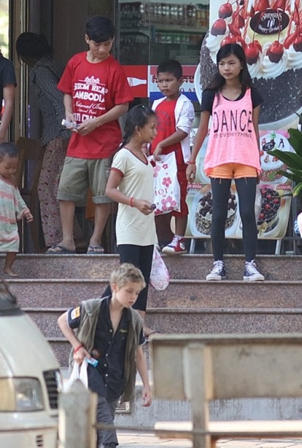 على خطى انجلينا