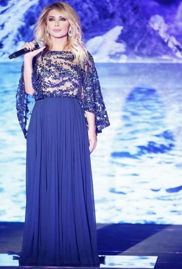 اطلالة مميزة لنوال الزغبي في فستان من زهير مراد