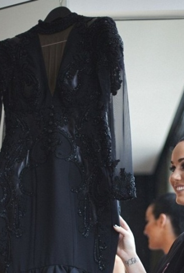 هذا  هو فستاني الاسود