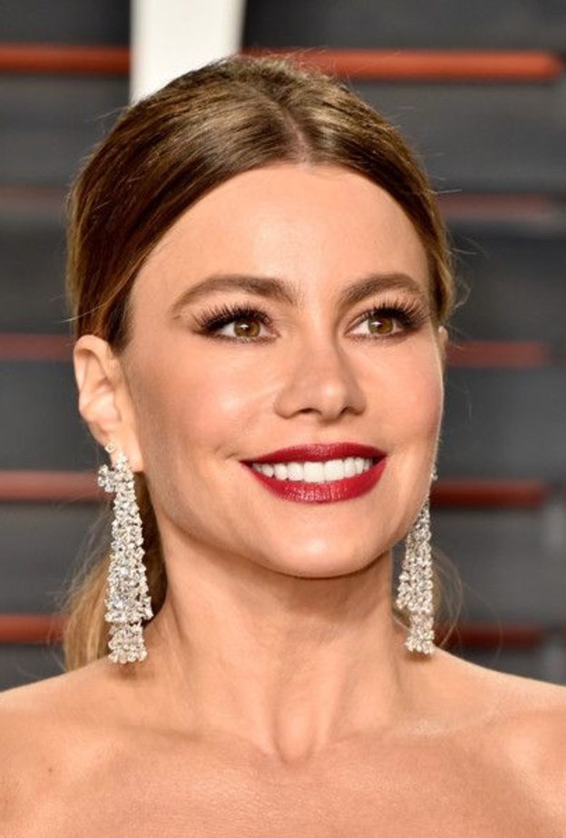 صوفيا فيرغارا Sofia Vergara بأقراط من Lorraine Schwartz لورين شوارتز