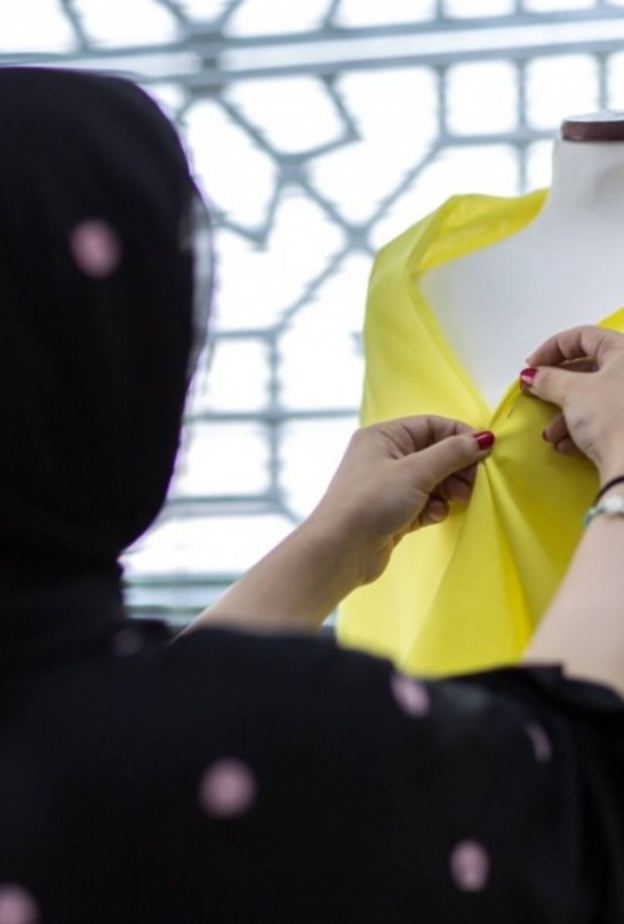 السعوديات وعالم تصميم الازياء