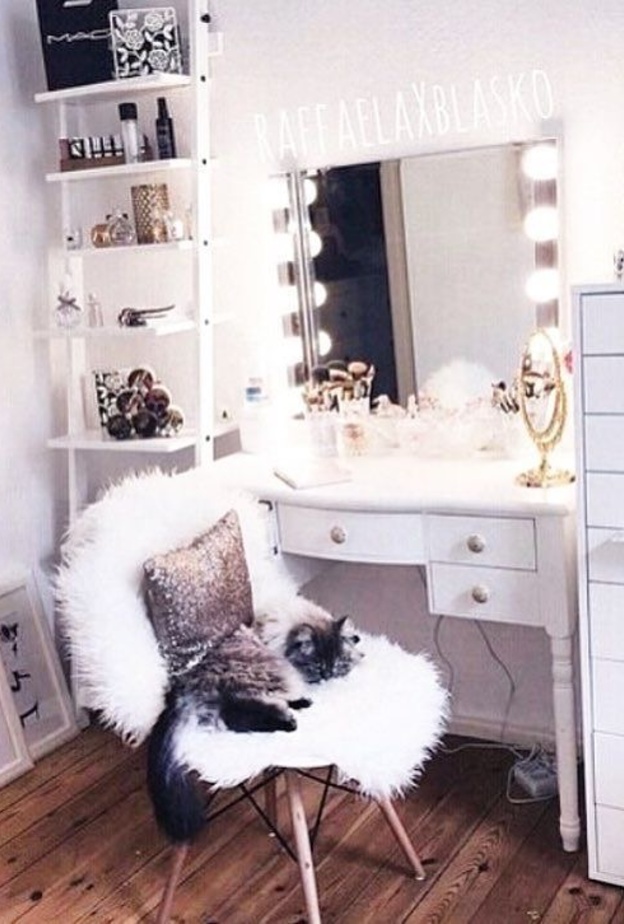 استخدمي الرفوف والادراج لترتيب مقتنياتك