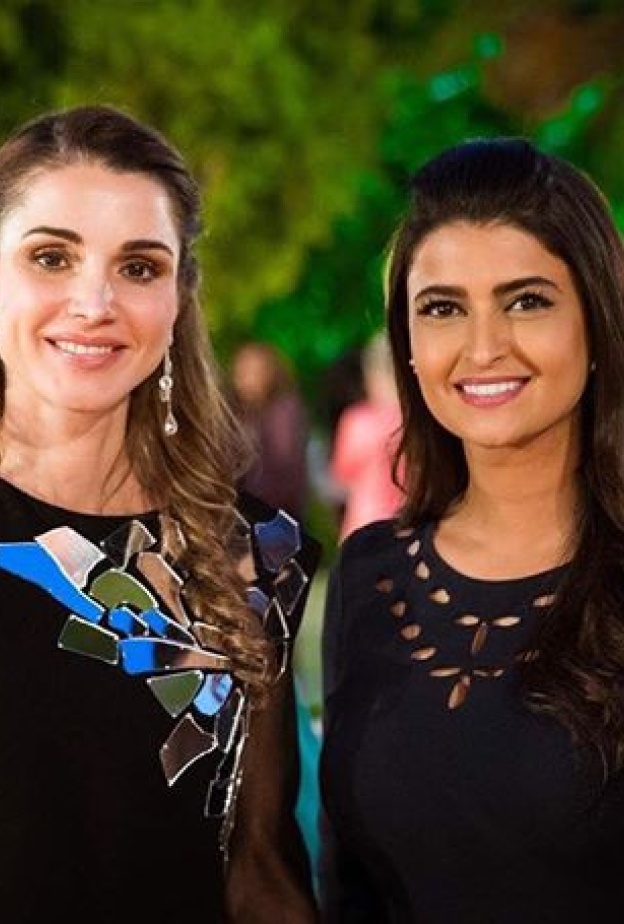 علا الفارس برفقة الملكة رانيا خلال دعوة افطار في قصر رغدان بالأمس