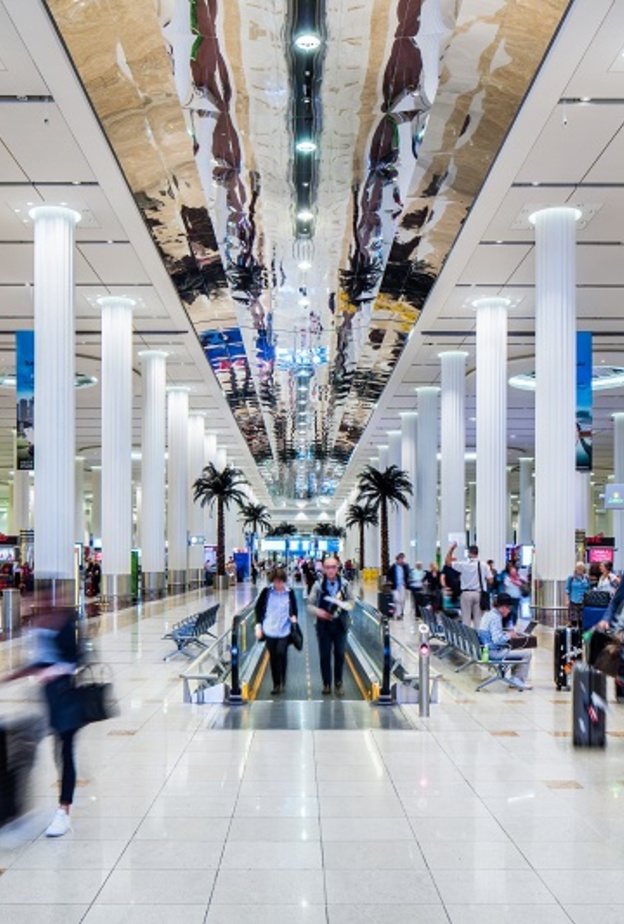 الإمارات تعلن السماح لفئات محددة من المواطنين و المقيمين بالسفر إلى وجهات محددة