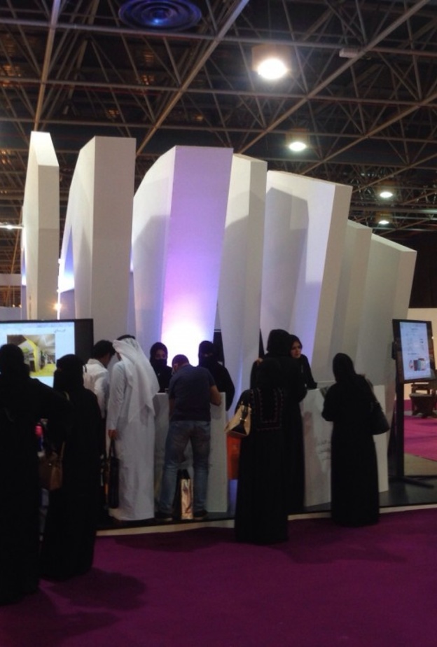  جانب من التصاميم