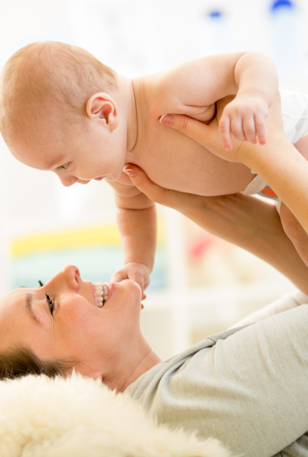 لهذه الأسباب عليك بمراقبة طفلك بعد الولادة