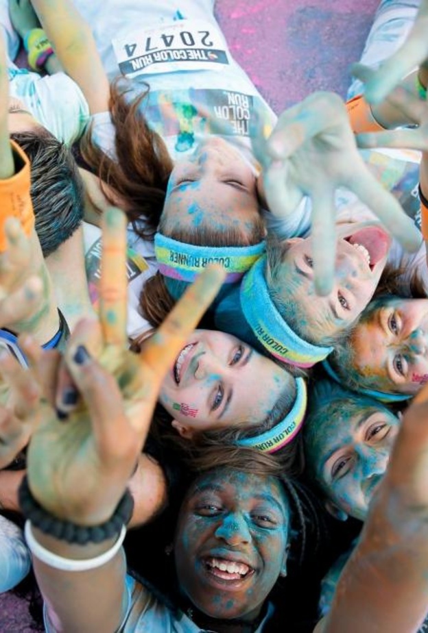 سباق الألوان في حلبة ياس .. لنشر الوعي حول اهمية الرياضة