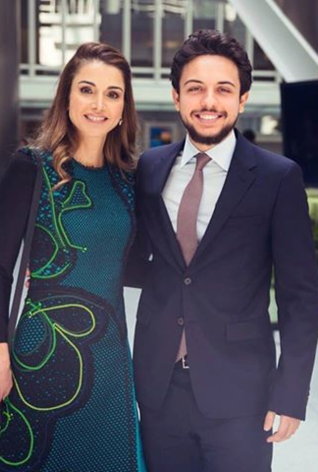 الملكة رانيا تنشر صورتها مع ابنها الأمير حسين بن عبد الله في واشنطن بالأمس