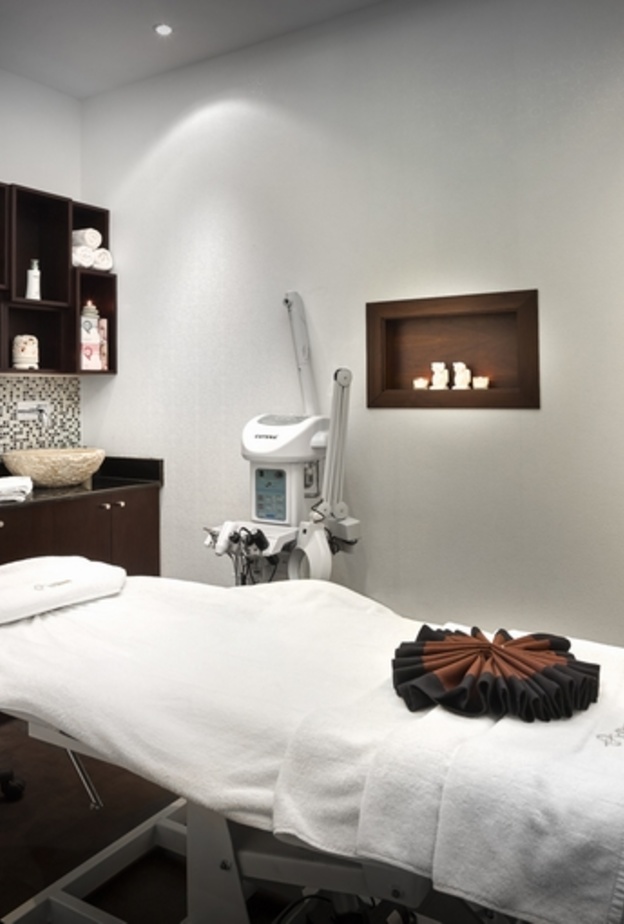 غرفة الفايشل للعناية بجمالك 