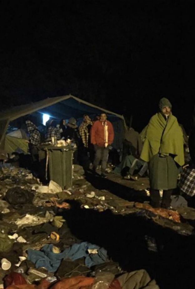 لقطات توثق الرحلة سيرا على الاقدام بهاتف الفنانة