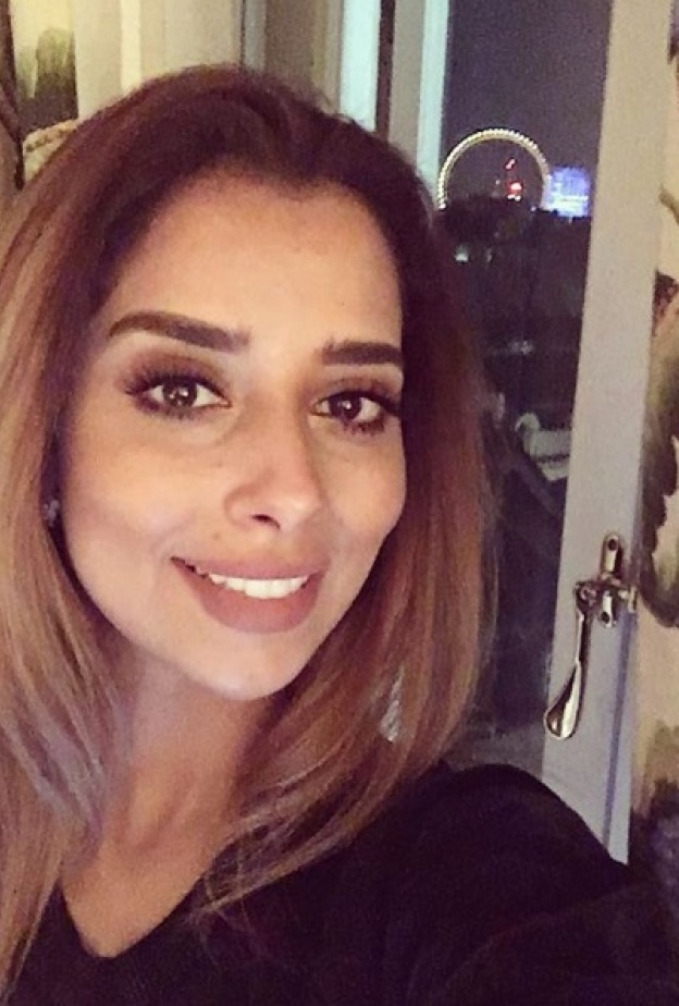 بلقيس في سيلفي مسائي من لندن البارحة! 