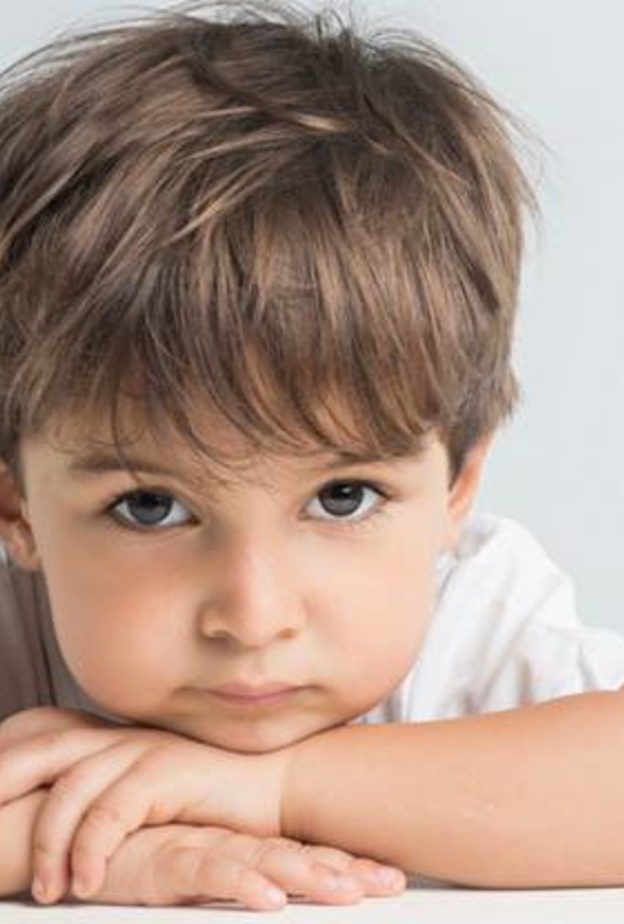 متى يكون هدوء الطفل ظاهرة غيرة صحية ودلالة تأخر عقلي؟