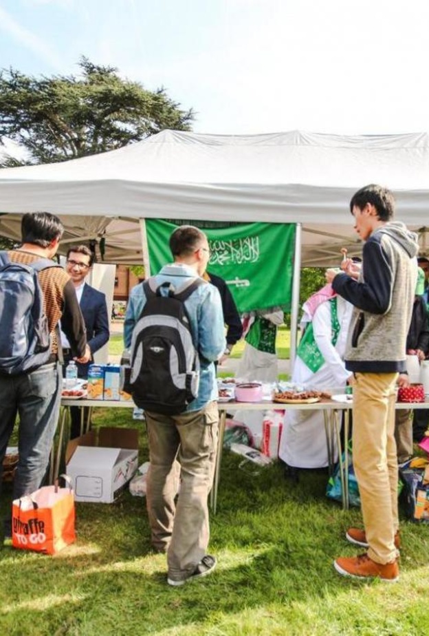 الإبتعاث أحد أهم أسباب حصول السعودين على الجنسية الأمريكية