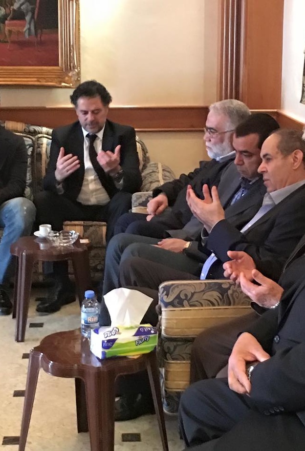 راغب علامة يبدأ بتقبل التعازي في وفاة الفقيدة والدته