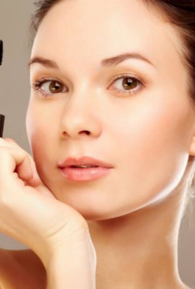 3  استخدامات غريبة لفرشاة الماسكارا القديمة