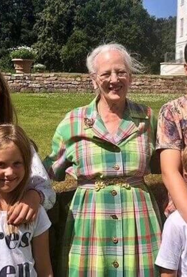 الأمير فريدريك سبق والدته الملكة إلى غراستين