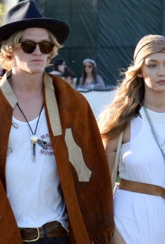 كودي سيمبسون وجيجي حديد