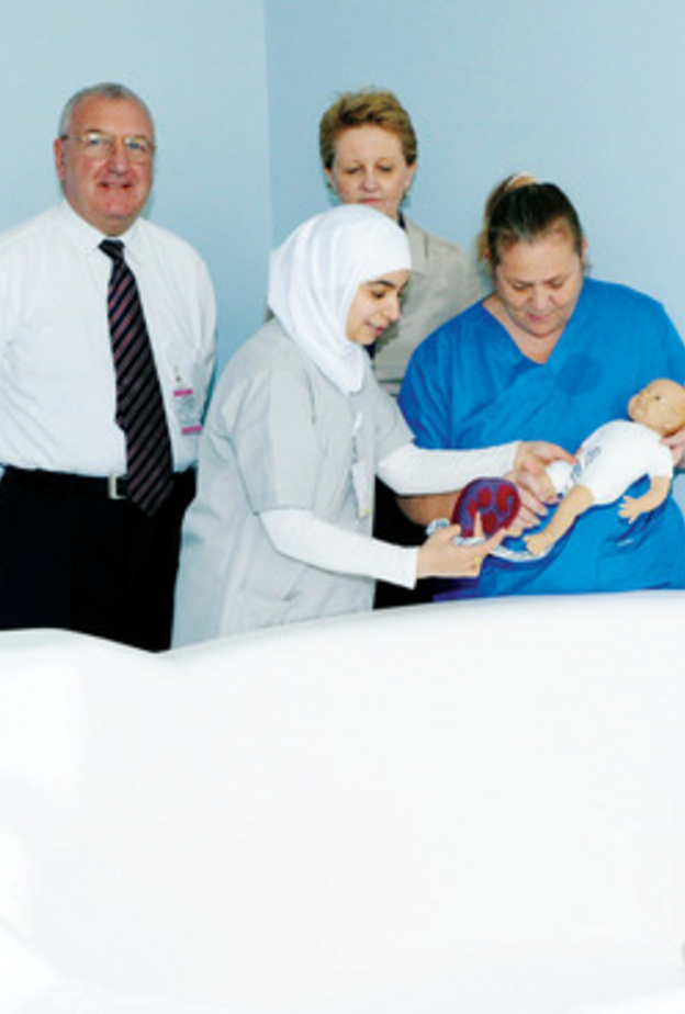 بالصور: الآن الولادة تحت الماء ممكنة في دبي!