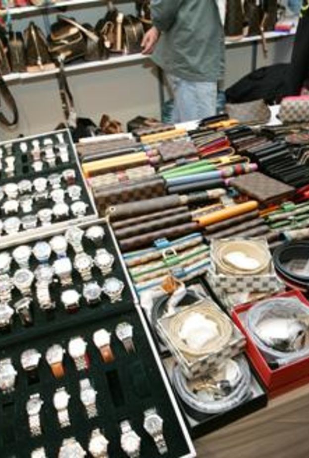 من البضائع المغشوشة والمقلدة