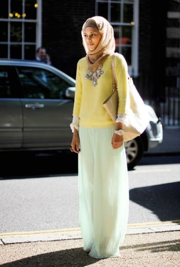 الكنزات الصوفيّة مع التورة الفضفاضة لإطلالة حيويهة.