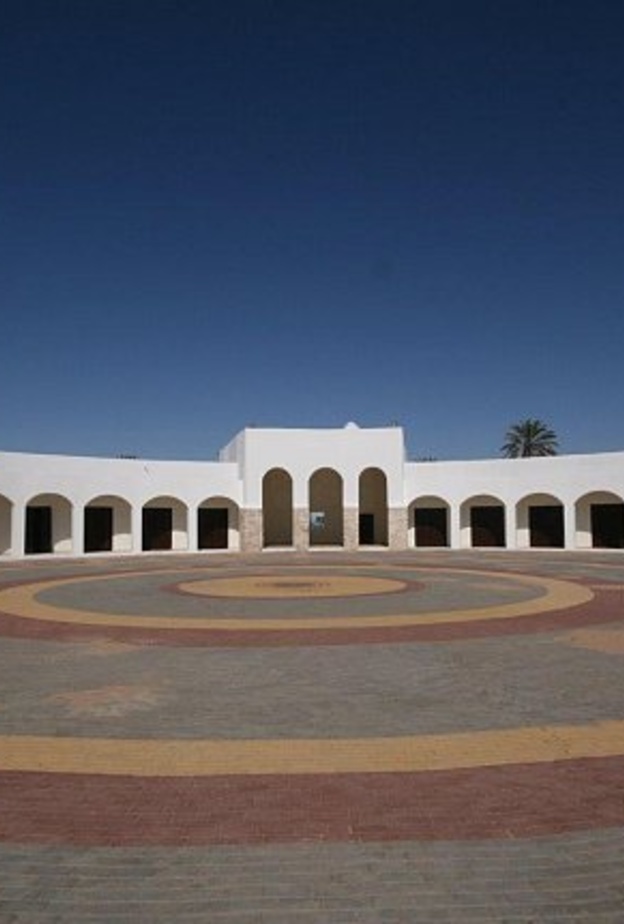 منطقة مخصصة للخدمات على المرسى