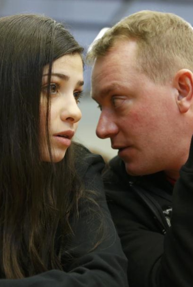 يسرا مع مدربها 