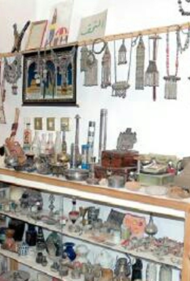 من المقتنيات الاثرية في احدى المتاحف الخاصة